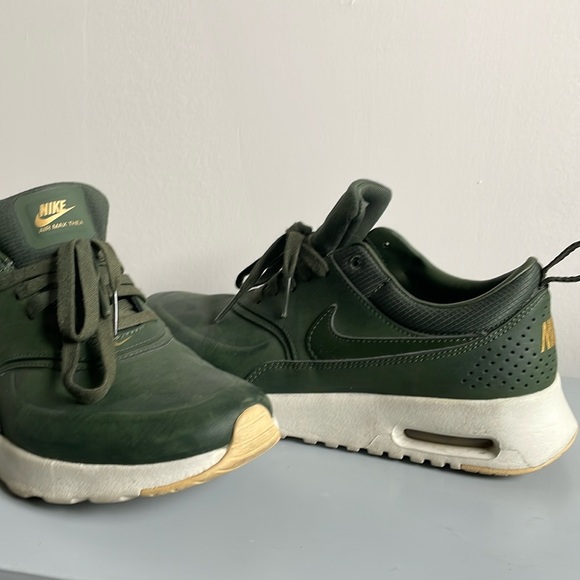 Air Max Thea Premium Sneakers (discontinued color) - Picture 1 of 4